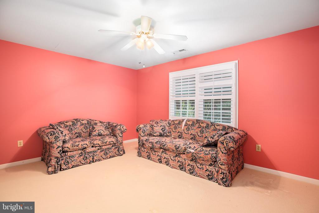 6216 N DANFORD ST, FREDERICKSBURG, Virginia 22407, 4 Bedrooms Bedrooms, ,2 BathroomsBathrooms,Residential,6216 N DANFORD ST,VASP2028584 MLS # VASP2028584