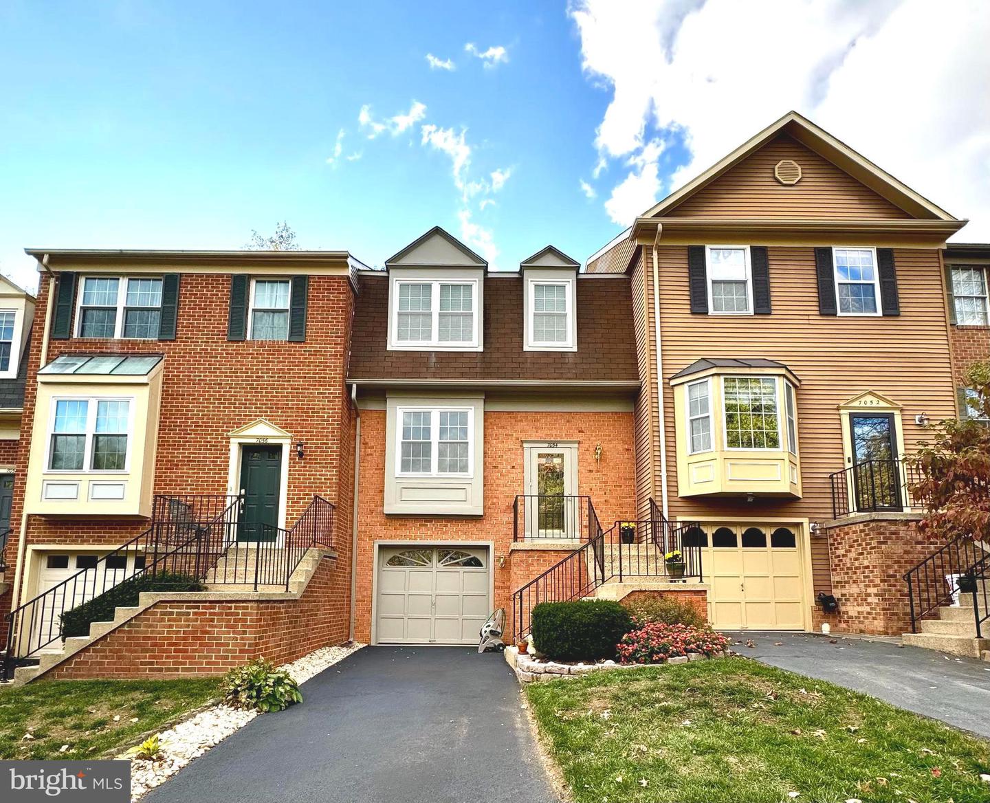 7054 SOLOMON SEAL CT, SPRINGFIELD, Virginia 22152, 2 Bedrooms Bedrooms, ,2 BathroomsBathrooms,Residential,For sale,7054 SOLOMON SEAL CT,VAFX2206590 MLS # VAFX2206590