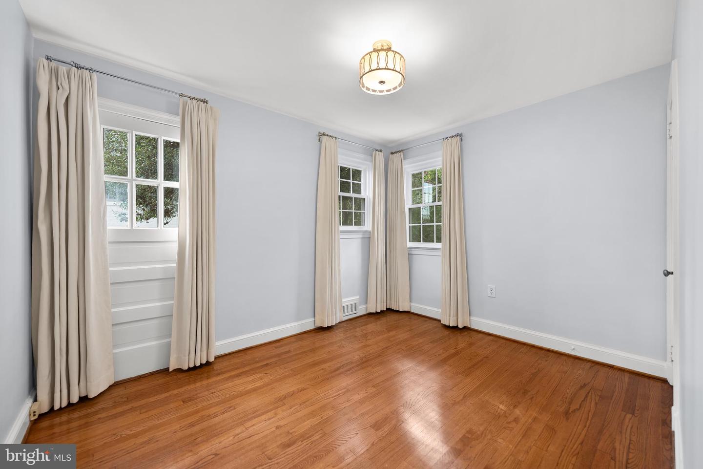 6030 FORT HUNT RD, ALEXANDRIA, Virginia 22307, 4 Bedrooms Bedrooms, ,3 BathroomsBathrooms,Residential,For sale,6030 FORT HUNT RD,VAFX2206696 MLS # VAFX2206696