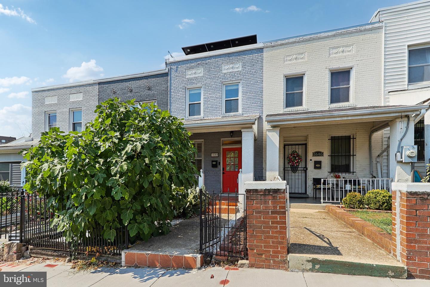 1644 L ST NE, WASHINGTON, District Of Columbia 20002, 2 Bedrooms Bedrooms, ,1 BathroomBathrooms,Residential,For sale,1644 L ST NE,DCDC2164968 MLS # DCDC2164968