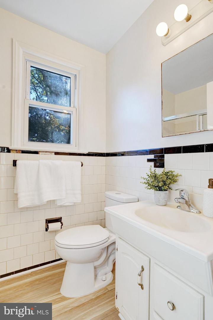 7015 STANFORD DR, ALEXANDRIA, Virginia 22307, 3 Bedrooms Bedrooms, ,2 BathroomsBathrooms,Residential,For sale,7015 STANFORD DR,VAFX2206822 MLS # VAFX2206822