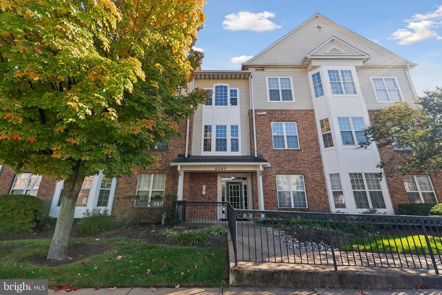 6481 CHEYENNE DR #204, ALEXANDRIA, Virginia 22312, 2 Bedrooms Bedrooms, ,2 BathroomsBathrooms,Residential,For sale,6481 CHEYENNE DR #204,VAFX2203630 MLS # VAFX2203630