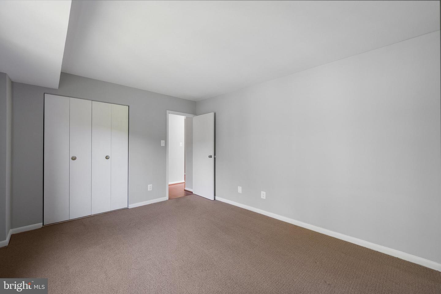 6001 ARLINGTON BLVD #324, FALLS CHURCH, Virginia 22044, 3 Bedrooms Bedrooms, ,2 BathroomsBathrooms,Residential,For sale,6001 ARLINGTON BLVD #324,VAFX2204022 MLS # VAFX2204022