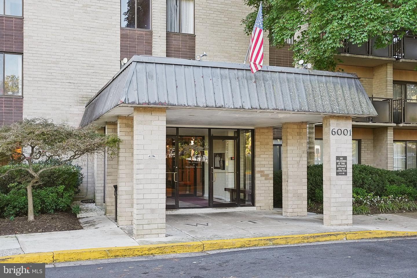 6001 ARLINGTON BLVD #324, FALLS CHURCH, Virginia 22044, 3 Bedrooms Bedrooms, ,2 BathroomsBathrooms,Residential,For sale,6001 ARLINGTON BLVD #324,VAFX2204022 MLS # VAFX2204022