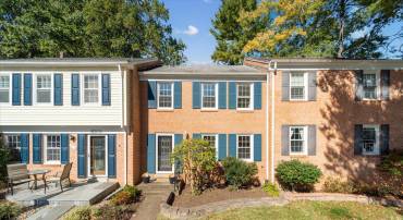 8317 UXBRIDGE CT, SPRINGFIELD, Virginia 22151, 3 Bedrooms Bedrooms, ,2 BathroomsBathrooms,Residential,For sale,8317 UXBRIDGE CT,VAFX2204518 MLS # VAFX2204518