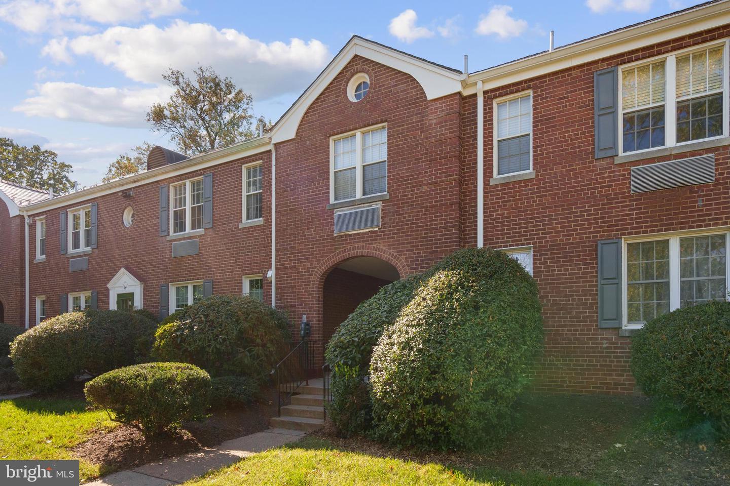 20 AUBURN CT #B, ALEXANDRIA, Virginia 22305, 1 Bedroom Bedrooms, ,1 BathroomBathrooms,Residential,For sale,20 AUBURN CT #B,VAAX2038830 MLS # VAAX2038830