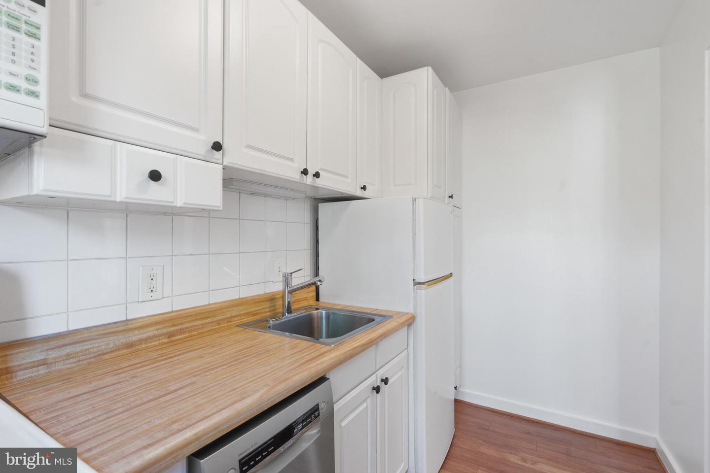 20 AUBURN CT #B, ALEXANDRIA, Virginia 22305, 1 Bedroom Bedrooms, ,1 BathroomBathrooms,Residential,For sale,20 AUBURN CT #B,VAAX2038830 MLS # VAAX2038830