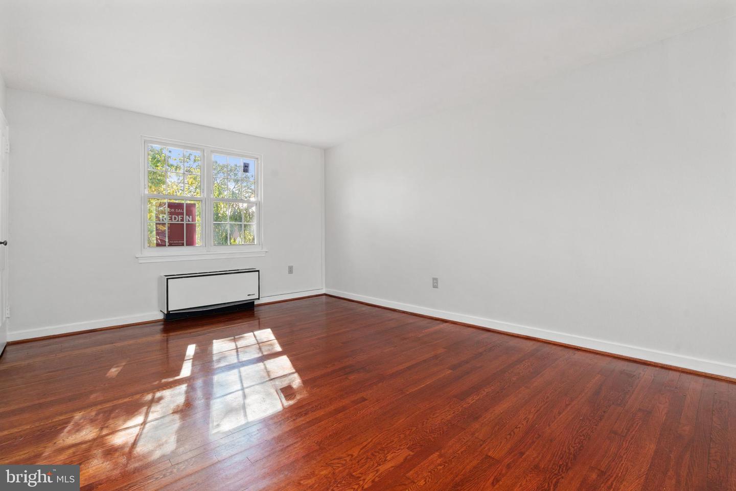 20 AUBURN CT #B, ALEXANDRIA, Virginia 22305, 1 Bedroom Bedrooms, ,1 BathroomBathrooms,Residential,For sale,20 AUBURN CT #B,VAAX2038830 MLS # VAAX2038830