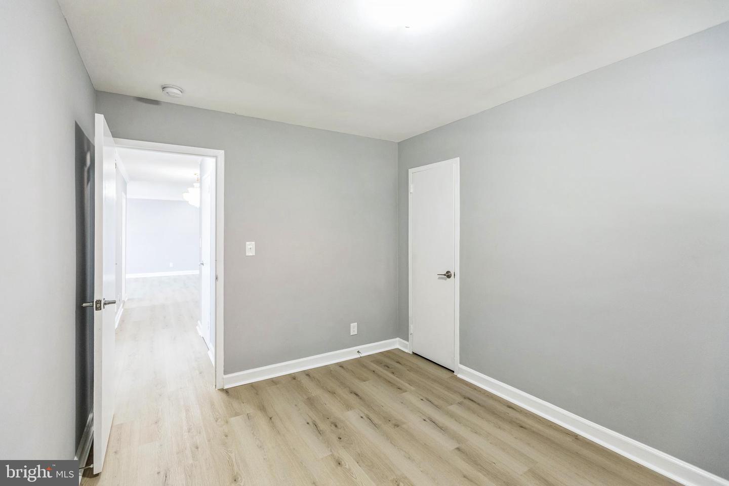 2030 N WOODROW ST #4, ARLINGTON, Virginia 22207, 2 Bedrooms Bedrooms, ,1 BathroomBathrooms,Residential,For sale,2030 N WOODROW ST #4,VAAR2049684 MLS # VAAR2049684