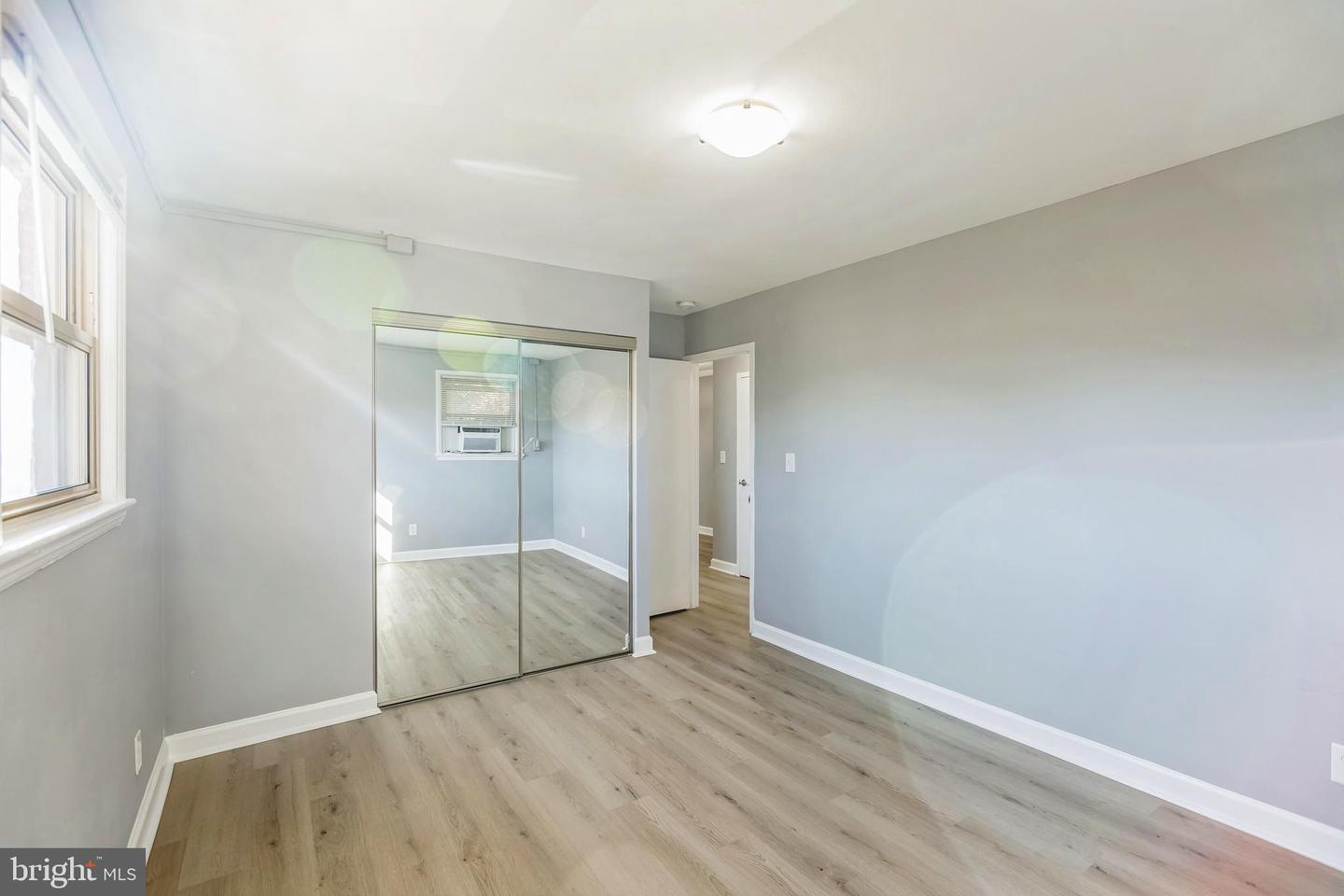 2030 N WOODROW ST #4, ARLINGTON, Virginia 22207, 2 Bedrooms Bedrooms, ,1 BathroomBathrooms,Residential,For sale,2030 N WOODROW ST #4,VAAR2049684 MLS # VAAR2049684