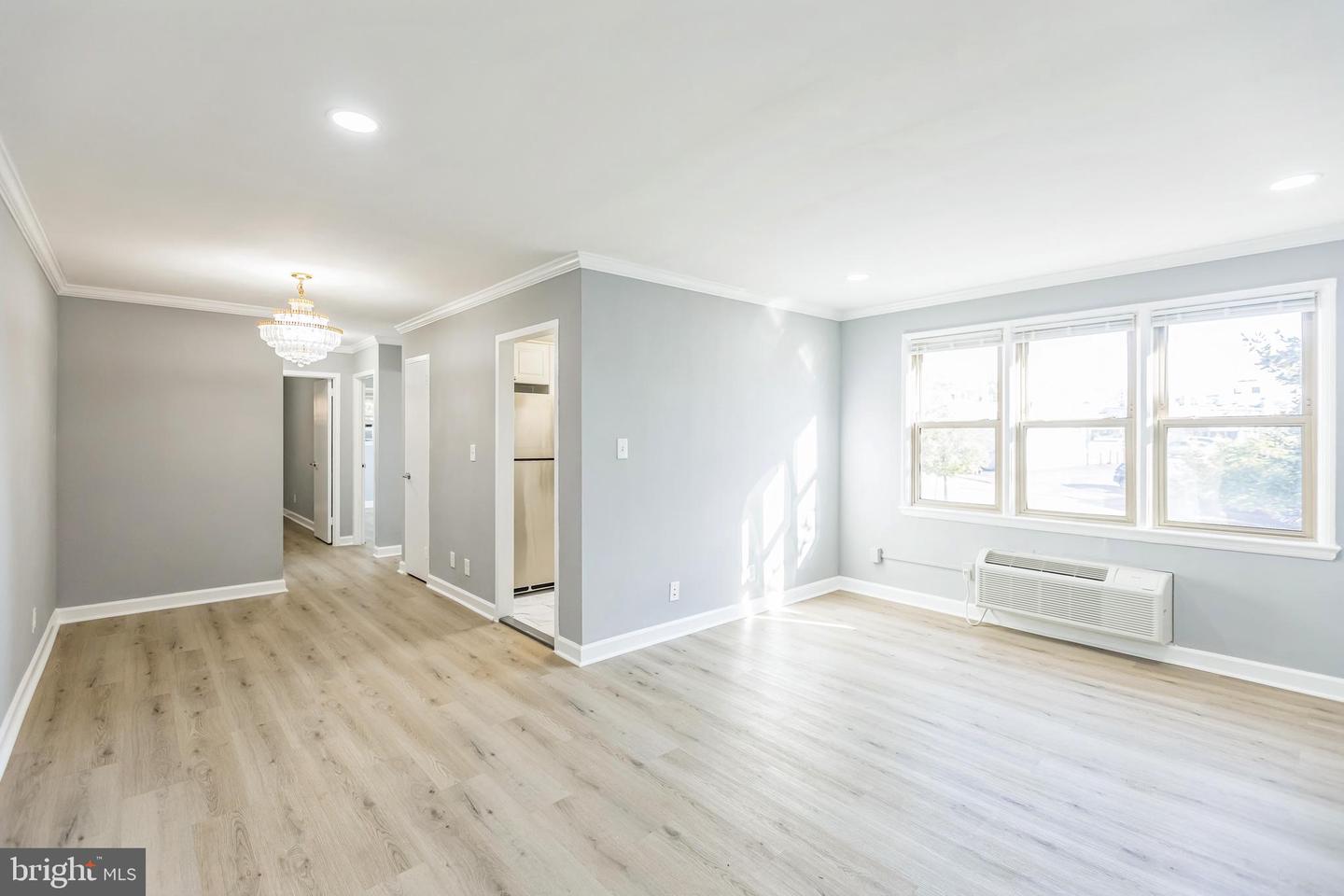 2030 N WOODROW ST #4, ARLINGTON, Virginia 22207, 2 Bedrooms Bedrooms, ,1 BathroomBathrooms,Residential,For sale,2030 N WOODROW ST #4,VAAR2049684 MLS # VAAR2049684