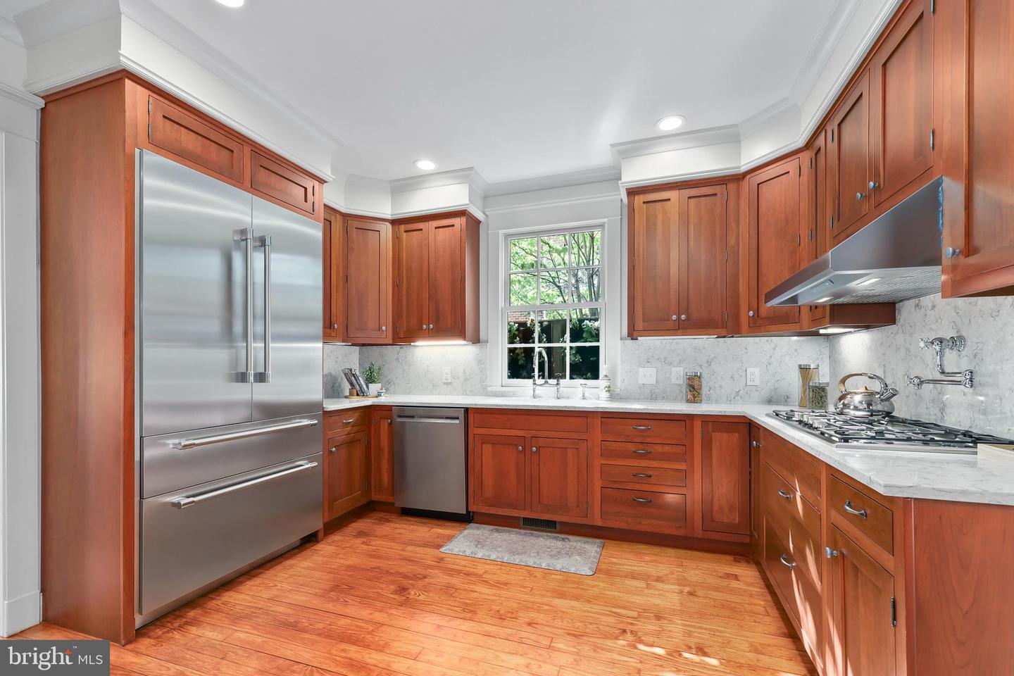 414 S ROYAL ST, ALEXANDRIA, Virginia 22314, 4 Bedrooms Bedrooms, ,4 BathroomsBathrooms,Residential,For sale,414 S ROYAL ST,VAAX2038860 MLS # VAAX2038860