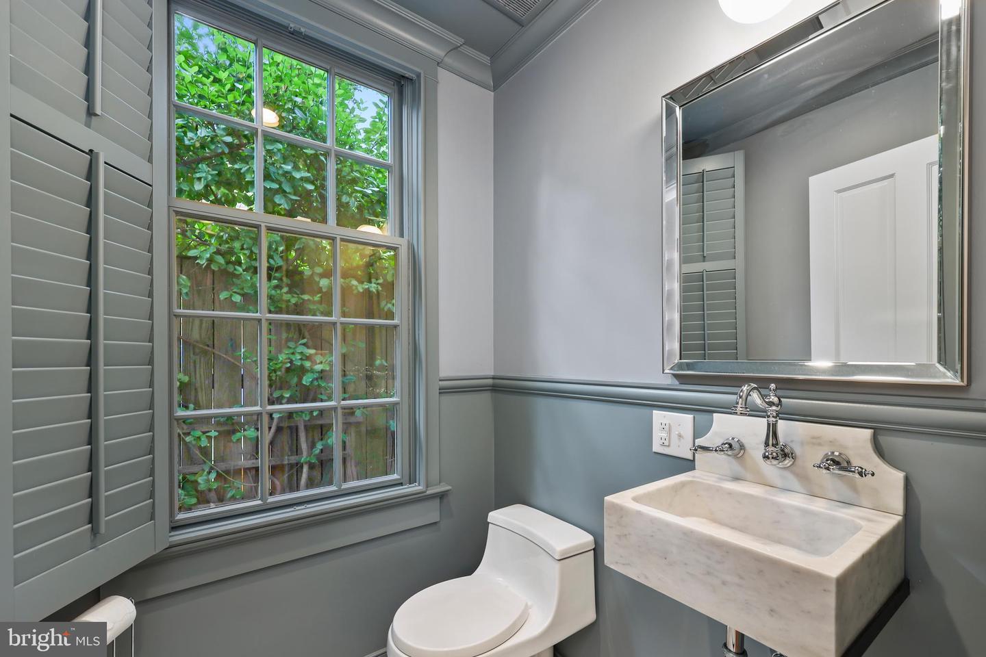 414 S ROYAL ST, ALEXANDRIA, Virginia 22314, 4 Bedrooms Bedrooms, ,4 BathroomsBathrooms,Residential,For sale,414 S ROYAL ST,VAAX2038860 MLS # VAAX2038860