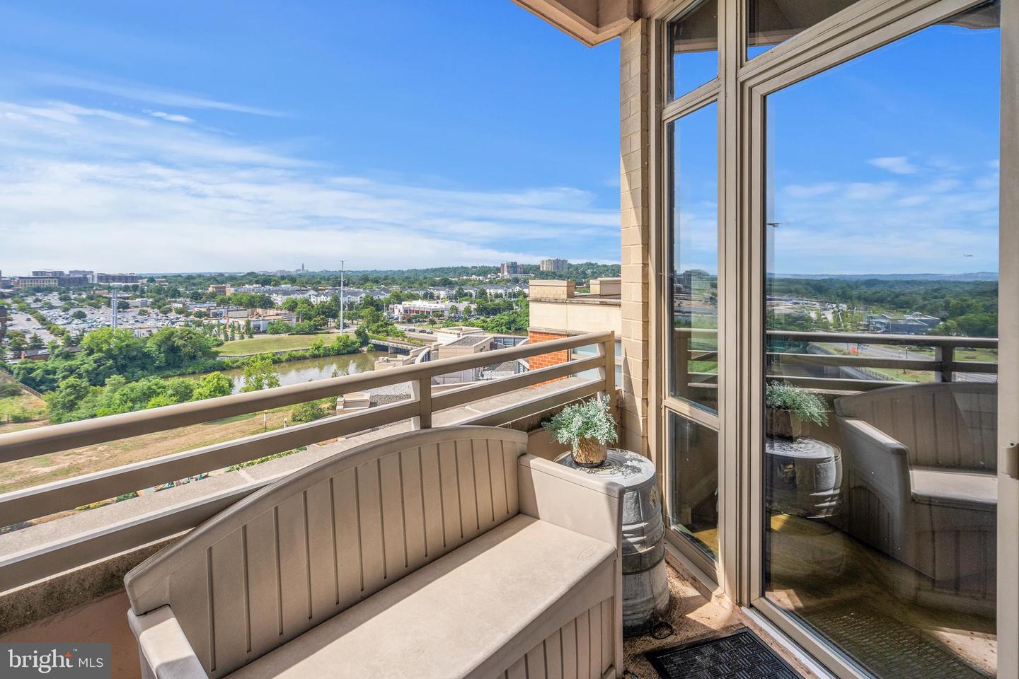 3650 S GLEBE RD S #1049, ARLINGTON, Virginia 22202, 3 Bedrooms Bedrooms, ,2 BathroomsBathrooms,Residential,For sale,3650 S GLEBE RD S #1049,VAAR2049760 MLS # VAAR2049760