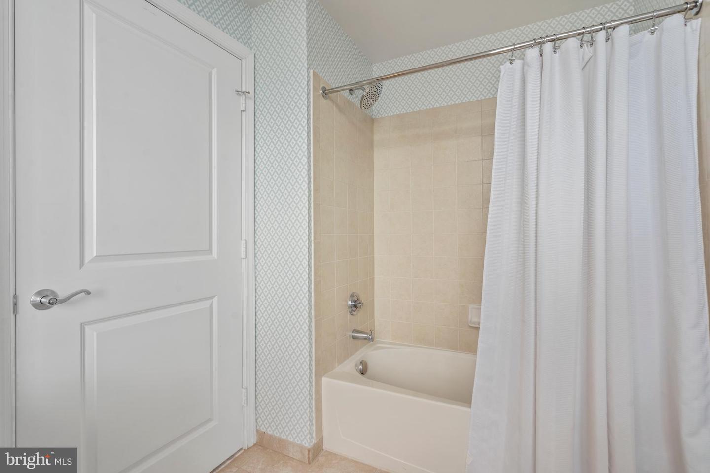 3650 S GLEBE RD S #1049, ARLINGTON, Virginia 22202, 3 Bedrooms Bedrooms, ,2 BathroomsBathrooms,Residential,For sale,3650 S GLEBE RD S #1049,VAAR2049760 MLS # VAAR2049760