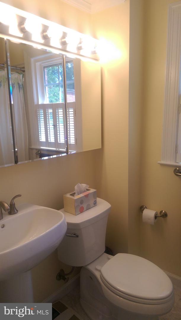 1100 S BARTON ST #291, ARLINGTON, Virginia 22204, 1 Bedroom Bedrooms, ,1 BathroomBathrooms,Residential,For sale,1100 S BARTON ST #291,VAAR2049858 MLS # VAAR2049858