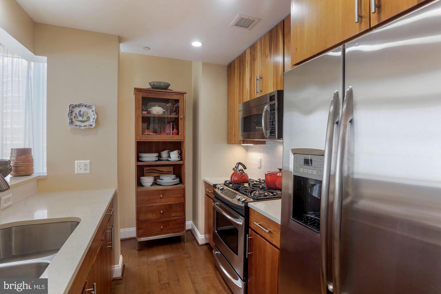 2050 JAMIESON AVE #1008, ALEXANDRIA, Virginia 22314, 2 Bedrooms Bedrooms, ,2 BathroomsBathrooms,Residential,For sale,2050 JAMIESON AVE #1008,VAAX2038956 MLS # VAAX2038956