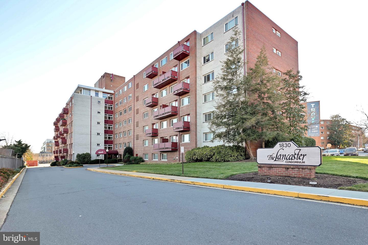 1830 COLUMBIA PIKE #305, ARLINGTON, Virginia 22204, 2 Bedrooms Bedrooms, ,1 BathroomBathrooms,Residential,For sale,1830 COLUMBIA PIKE #305,VAAR2049868 MLS # VAAR2049868