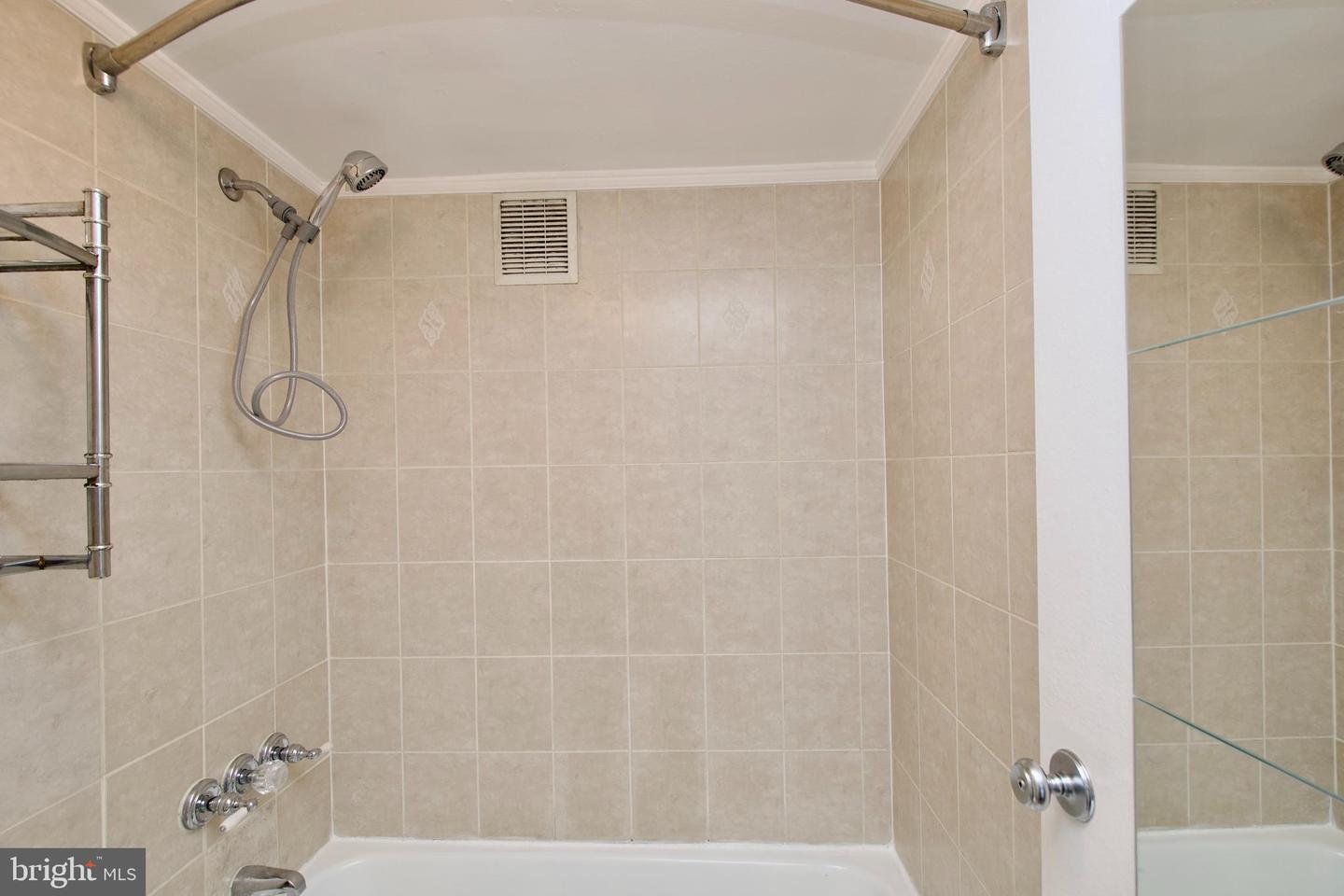 2500 N VAN DORN ST #1211, ALEXANDRIA, Virginia 22302, ,1 BathroomBathrooms,Residential,For sale,2500 N VAN DORN ST #1211,VAAX2038966 MLS # VAAX2038966