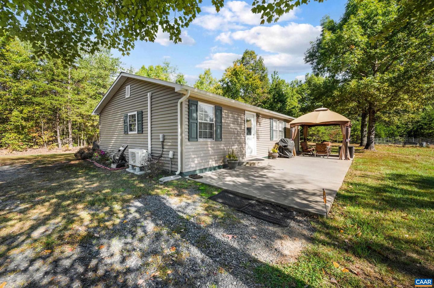 10239 HOWARDSVILLE RD, HOWARDSVILLE, Virginia 24562, 2 Bedrooms Bedrooms, ,1 BathroomBathrooms,Residential,For sale,10239 HOWARDSVILLE RD,657963 MLS # 657963