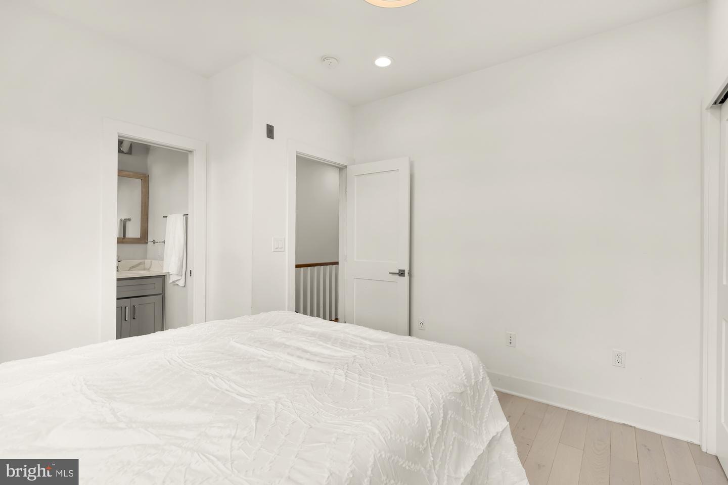 629 FLORIDA AVE NE #2, WASHINGTON, District Of Columbia 20002, 2 Bedrooms Bedrooms, ,2 BathroomsBathrooms,Residential,For sale,629 FLORIDA AVE NE #2,DCDC2164946 MLS # DCDC2164946