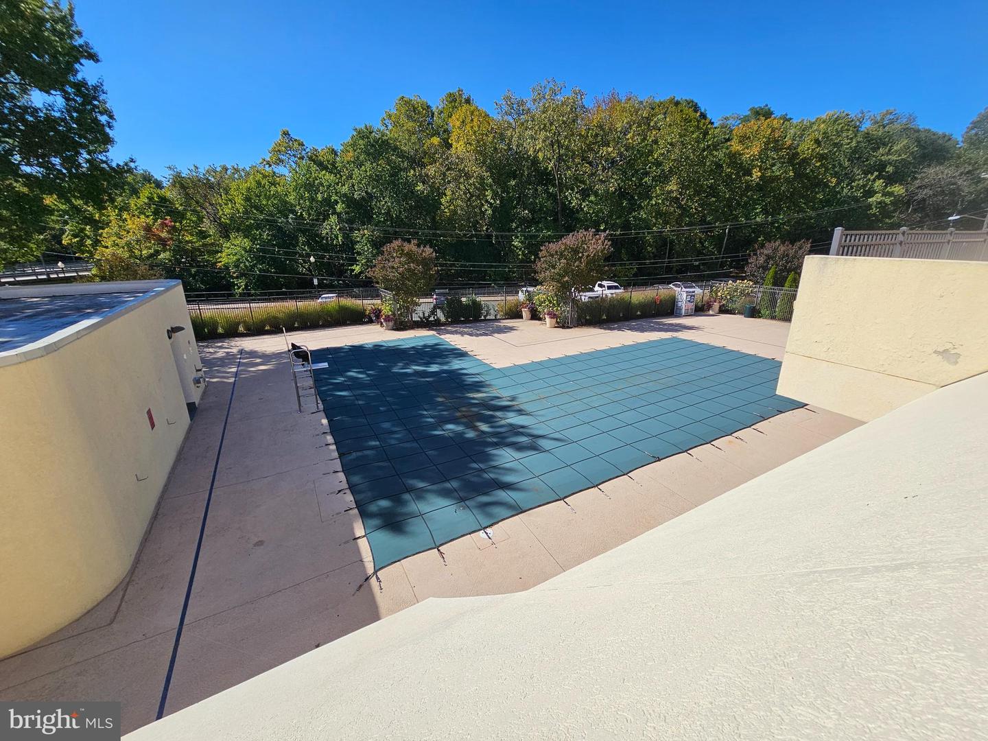 4500 S FOUR MILE RUN DR #101, ARLINGTON, Virginia 22204, 3 Bedrooms Bedrooms, ,2 BathroomsBathrooms,Residential,For sale,4500 S FOUR MILE RUN DR #101,VAAR2049894 MLS # VAAR2049894