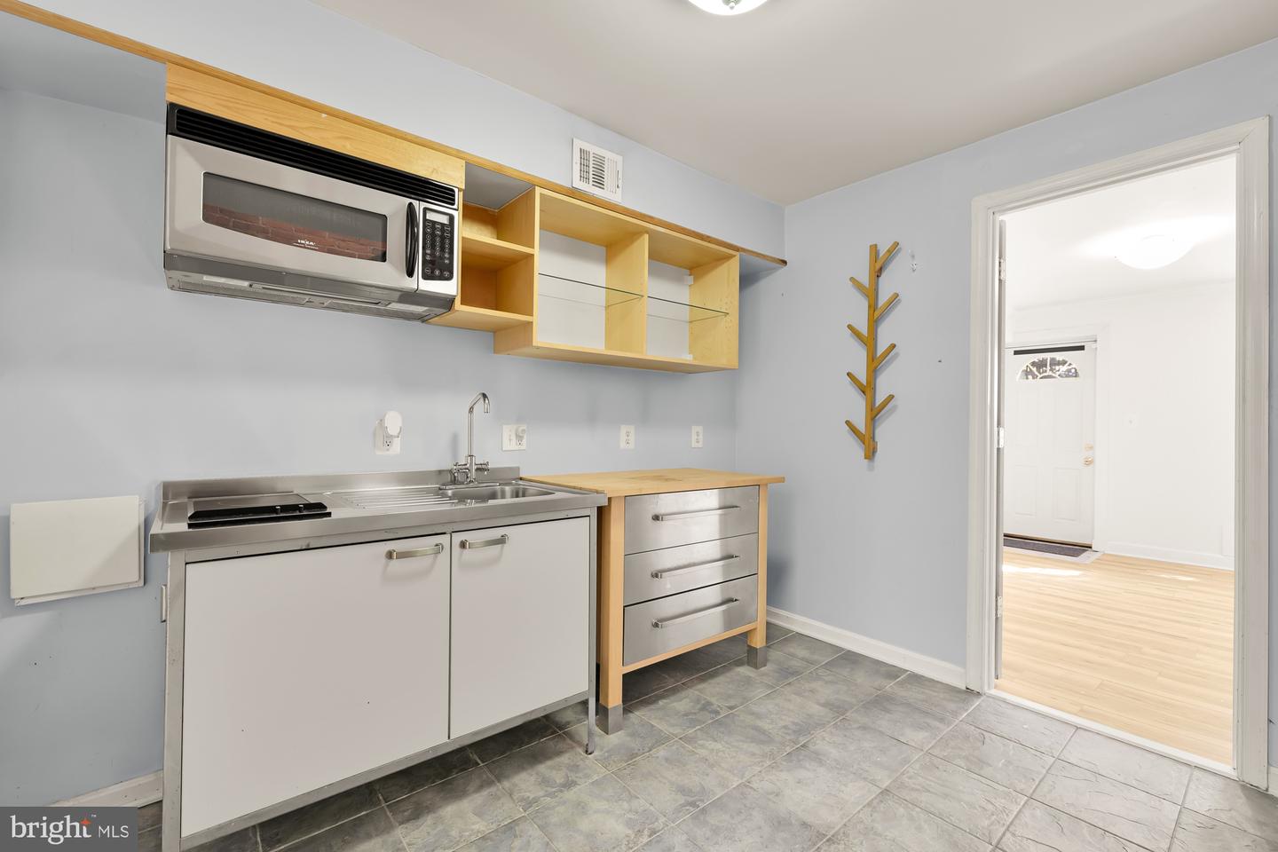 1110 8TH ST NE, WASHINGTON, District Of Columbia 20002, 3 Bedrooms Bedrooms, ,2 BathroomsBathrooms,Residential,For sale,1110 8TH ST NE,DCDC2164988 MLS # DCDC2164988