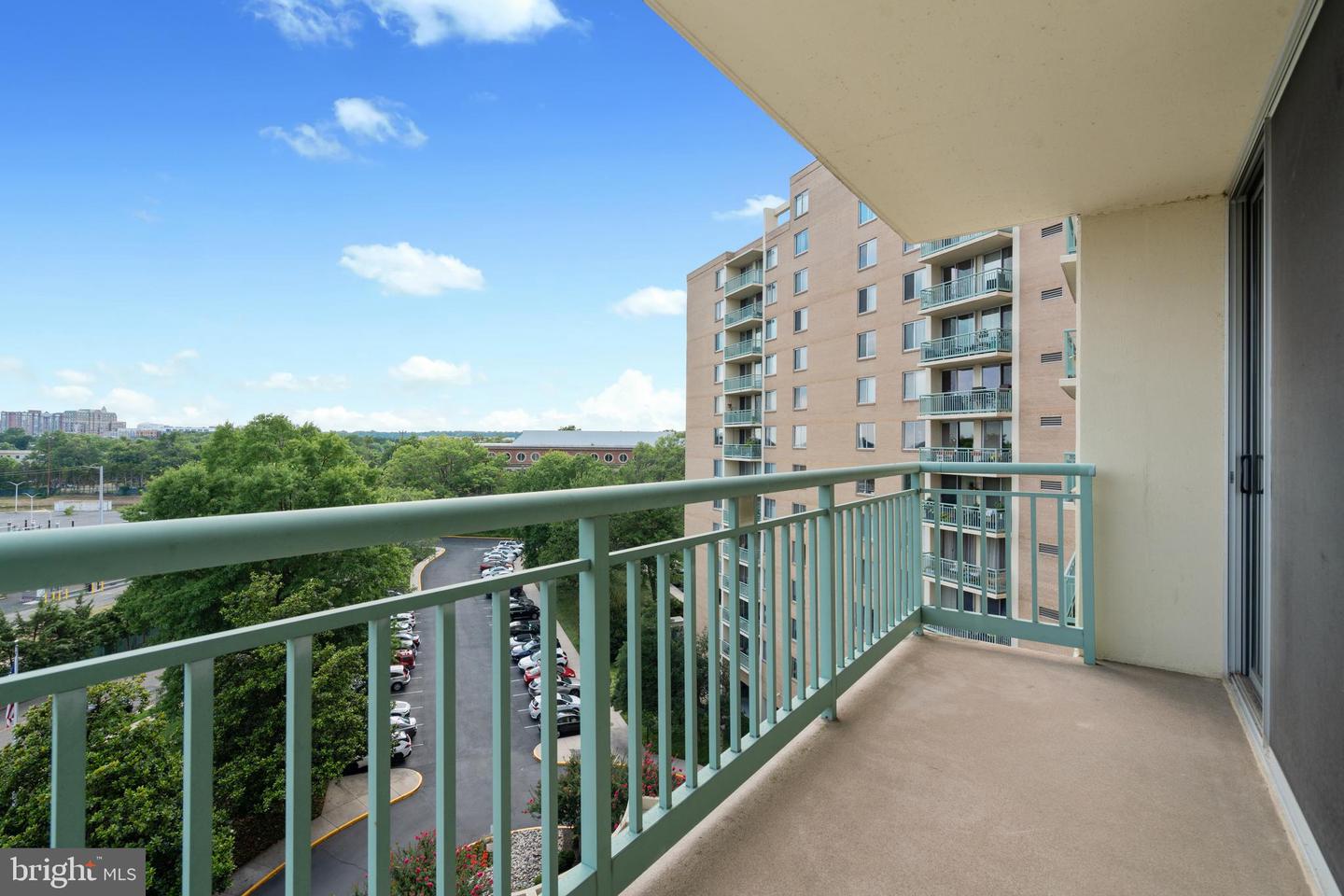 501 SLATERS LN #704, ALEXANDRIA, Virginia 22314, 1 Bedroom Bedrooms, ,1 BathroomBathrooms,Residential,For sale,501 SLATERS LN #704,VAAX2038996 MLS # VAAX2038996