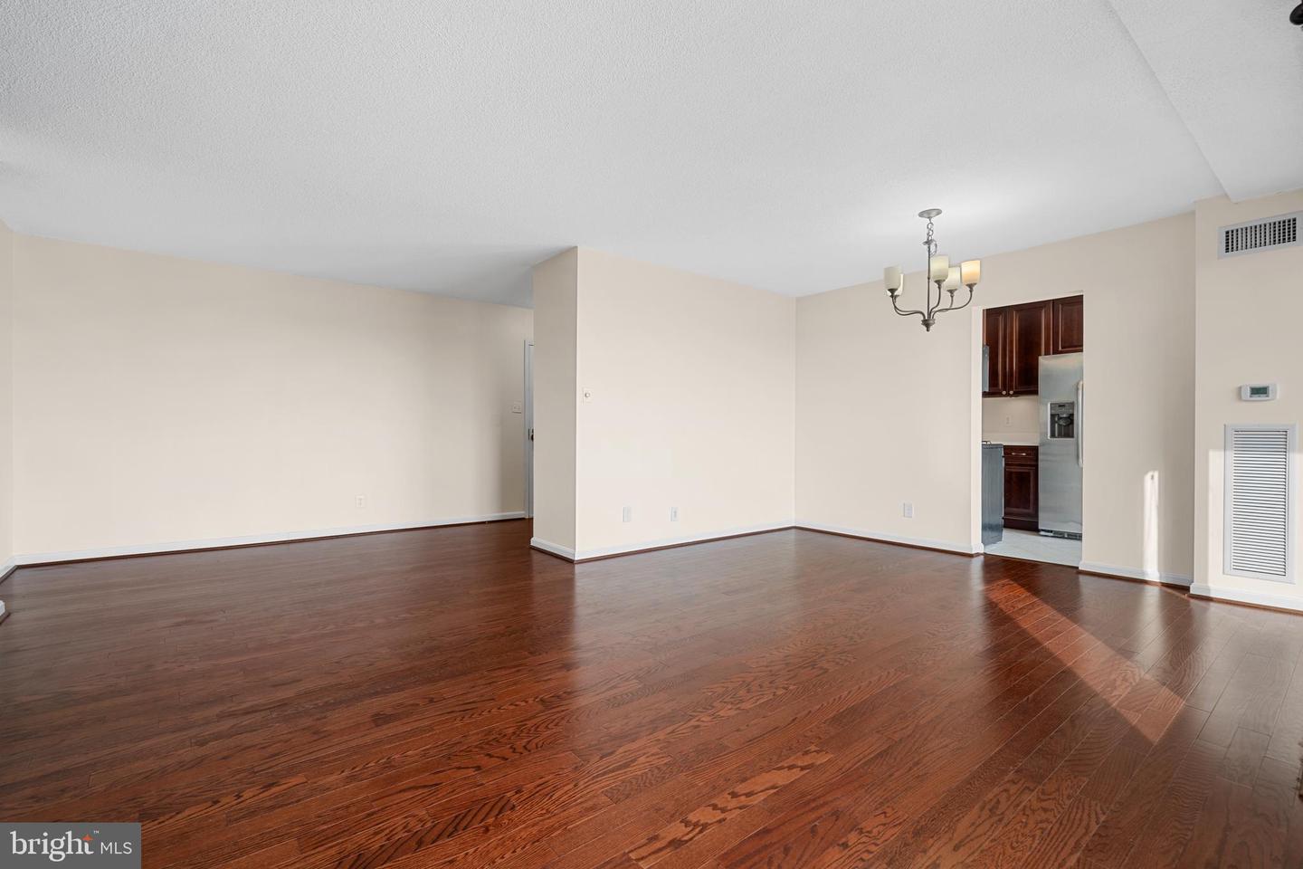 501 SLATERS LN #704, ALEXANDRIA, Virginia 22314, 1 Bedroom Bedrooms, ,1 BathroomBathrooms,Residential,For sale,501 SLATERS LN #704,VAAX2038996 MLS # VAAX2038996