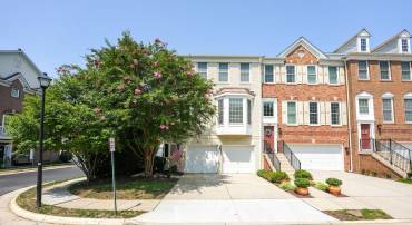 2408 HUNTINGTON PARK DR, ALEXANDRIA, Virginia 22303, 4 Bedrooms Bedrooms, ,3 BathroomsBathrooms,Residential,For sale,2408 HUNTINGTON PARK DR,VAFX2196402 MLS # VAFX2196402