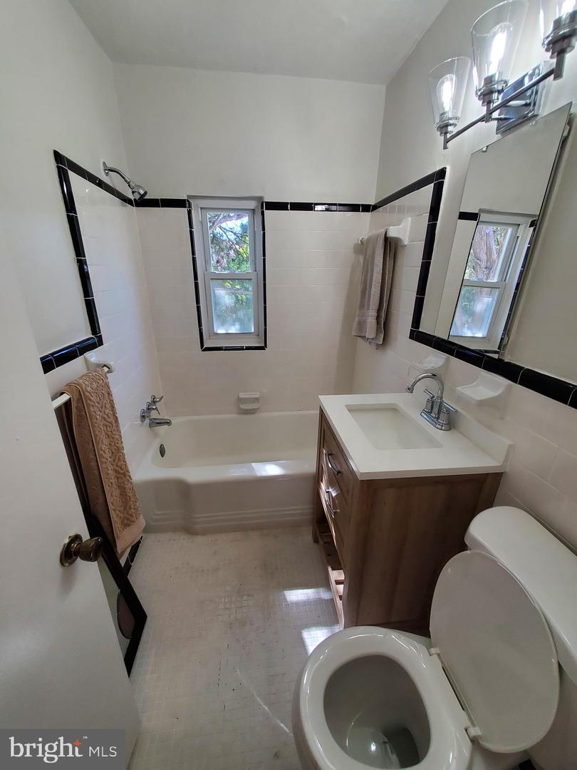 3945 PENNSYLVANIA AVE SE #A, WASHINGTON, District Of Columbia 20020, 2 Bedrooms Bedrooms, ,1 BathroomBathrooms,Residential,For sale,3945 PENNSYLVANIA AVE SE #A,DCDC2157568 MLS # DCDC2157568