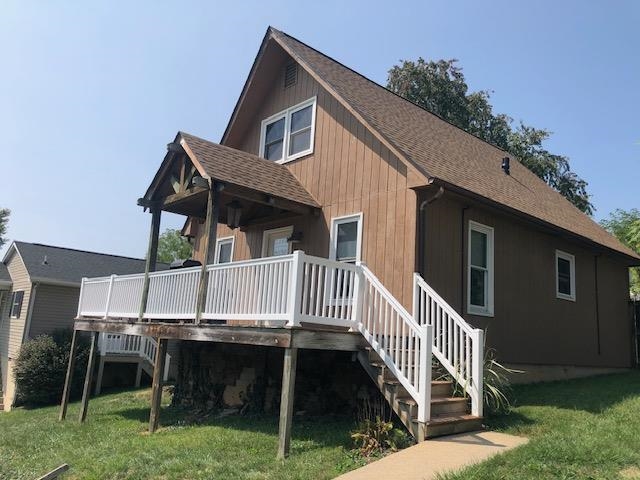 304 HAMRICK ST, STAUNTON, Virginia 24401, 3 Bedrooms Bedrooms, ,1 BathroomBathrooms,Residential,Staunton Chalet,304 HAMRICK ST,656670 MLS # 656670