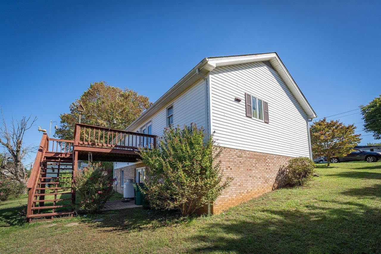 320 FIRST ST, LURAY, Virginia 22835, 3 Bedrooms Bedrooms, ,2 BathroomsBathrooms,Residential,320 FIRST ST,657776 MLS # 657776