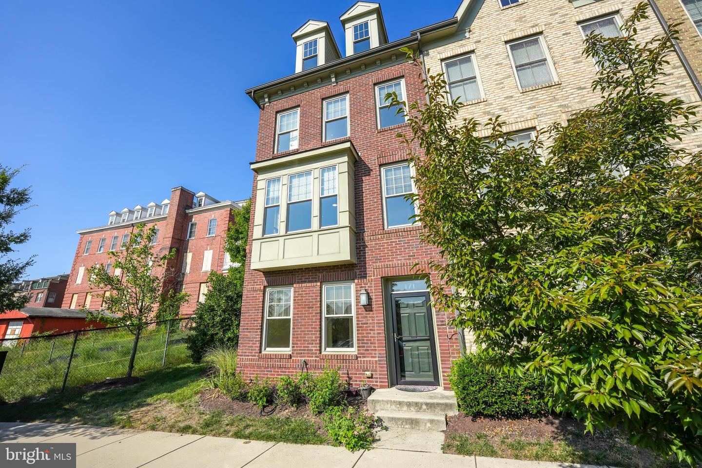 171 CONCORD PL NE, WASHINGTON, District Of Columbia 20011, 3 Bedrooms Bedrooms, ,3 BathroomsBathrooms,Residential,For sale,171 CONCORD PL NE,DCDC2158558 MLS # DCDC2158558