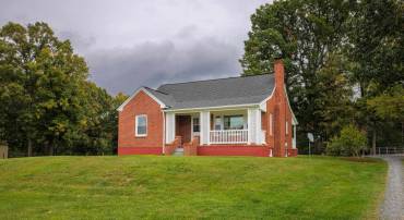 4146 FOX MOUNTAIN RD, ELKTON, Virginia 22827, 3 Bedrooms Bedrooms, ,1 BathroomBathrooms,Residential,4146 FOX MOUNTAIN RD,658010 MLS # 658010