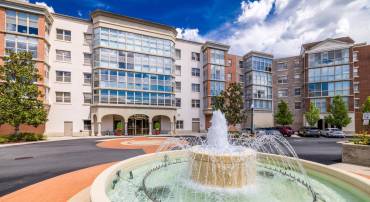 19350 MAGNOLIA GROVE SQ #302, LEESBURG, Virginia 20176, 2 Bedrooms Bedrooms, ,2 BathroomsBathrooms,Residential,For sale,19350 MAGNOLIA GROVE SQ #302,VALO2076782 MLS # VALO2076782