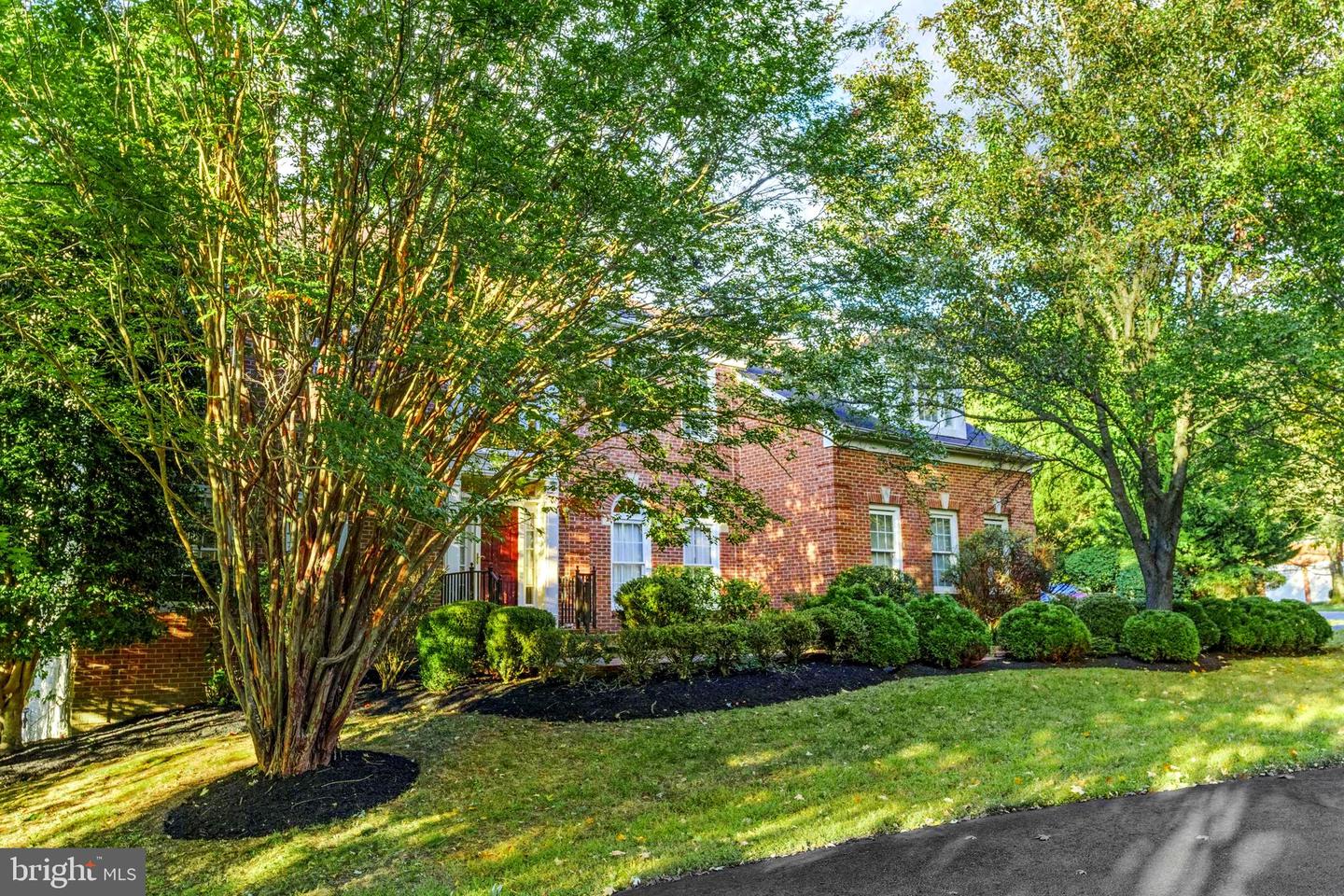 7854 BRESSINGHAM DR, FAIRFAX STATION, Virginia 22039, 5 Bedrooms Bedrooms, 14 Rooms Rooms,4 BathroomsBathrooms,Residential,For sale,7854 BRESSINGHAM DR,VAFX2206276 MLS # VAFX2206276