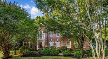 7854 BRESSINGHAM DR, FAIRFAX STATION, Virginia 22039, 5 Bedrooms Bedrooms, 14 Rooms Rooms,4 BathroomsBathrooms,Residential,For sale,7854 BRESSINGHAM DR,VAFX2206276 MLS # VAFX2206276