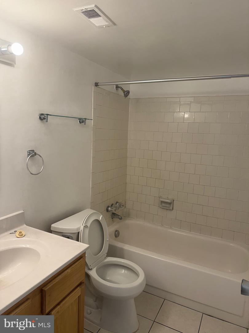 3100 S MANCHESTER ST #925, FALLS CHURCH, Virginia 22044, 2 Bedrooms Bedrooms, ,1 BathroomBathrooms,Residential,For sale,3100 S MANCHESTER ST #925,VAFX2206878 MLS # VAFX2206878