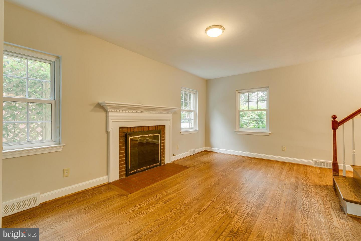 2404 CAMERON MILLS RD, ALEXANDRIA, Virginia 22302, 3 Bedrooms Bedrooms, ,2 BathroomsBathrooms,Residential,For sale,2404 CAMERON MILLS RD,VAAX2039010 MLS # VAAX2039010