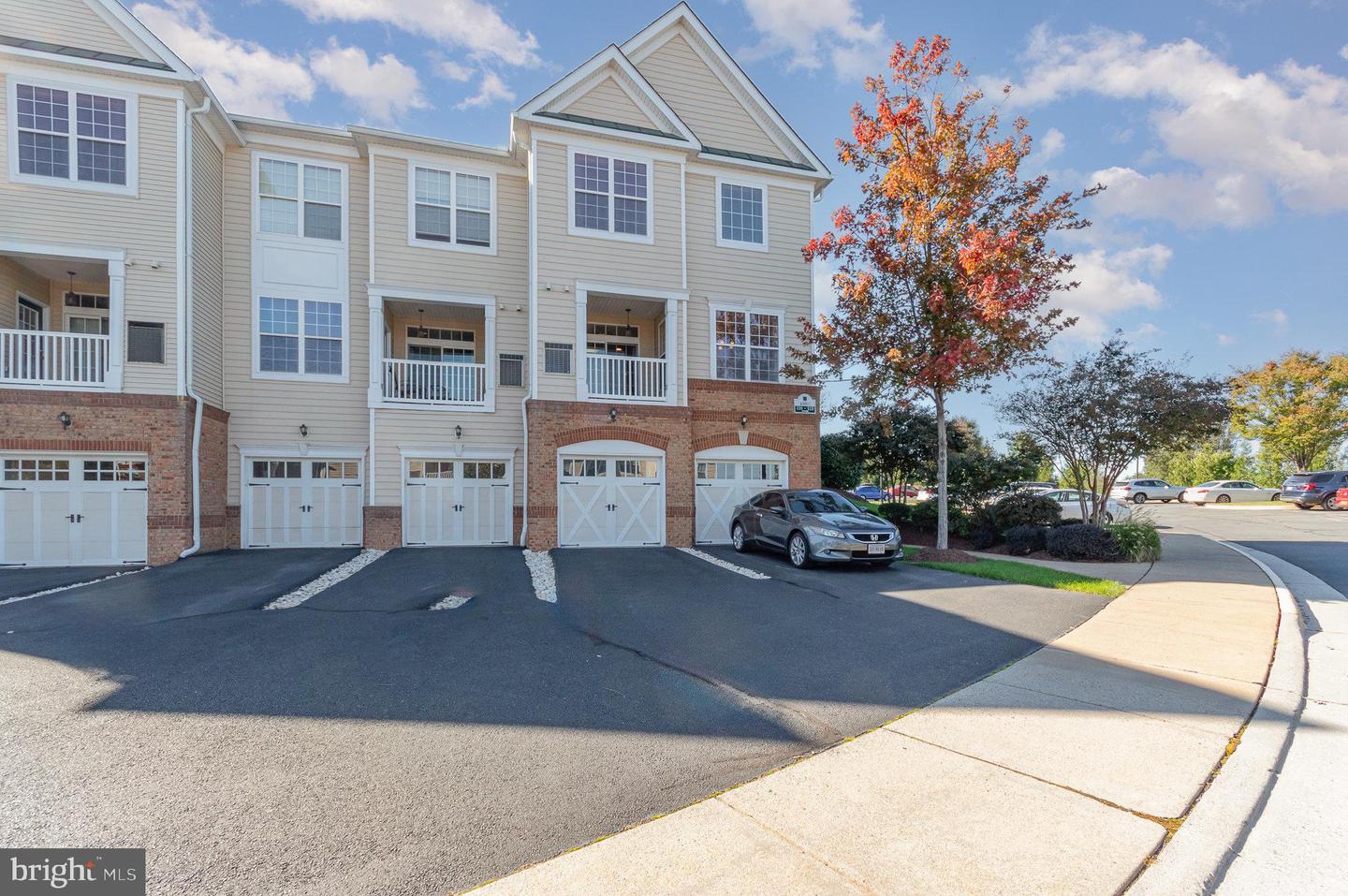 43905 HICKORY CORNER TER #110, ASHBURN, Virginia 20147, 2 Bedrooms Bedrooms, ,2 BathroomsBathrooms,Residential,For sale,43905 HICKORY CORNER TER #110,VALO2082094 MLS # VALO2082094