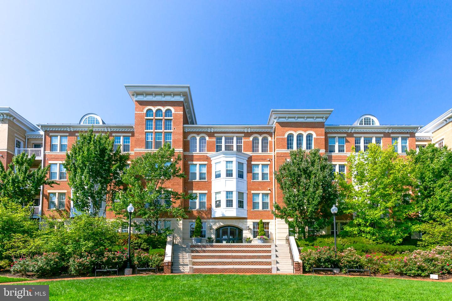 400 CAMERON STATION BLVD #307, ALEXANDRIA, Virginia 22304, 2 Bedrooms Bedrooms, ,2 BathroomsBathrooms,Residential,For sale,400 CAMERON STATION BLVD #307,VAAX2039016 MLS # VAAX2039016