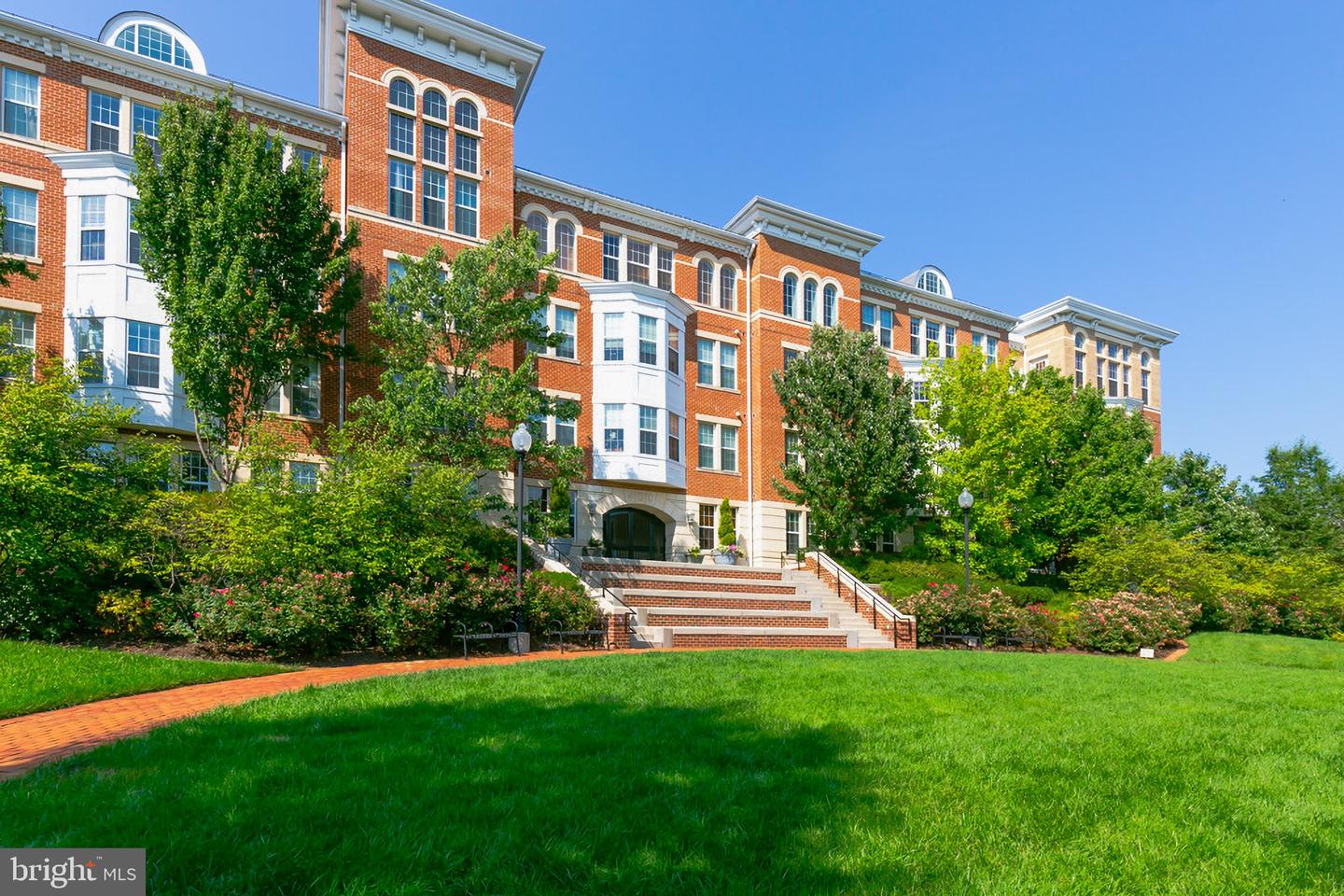 400 CAMERON STATION BLVD #307, ALEXANDRIA, Virginia 22304, 2 Bedrooms Bedrooms, ,2 BathroomsBathrooms,Residential,For sale,400 CAMERON STATION BLVD #307,VAAX2039016 MLS # VAAX2039016