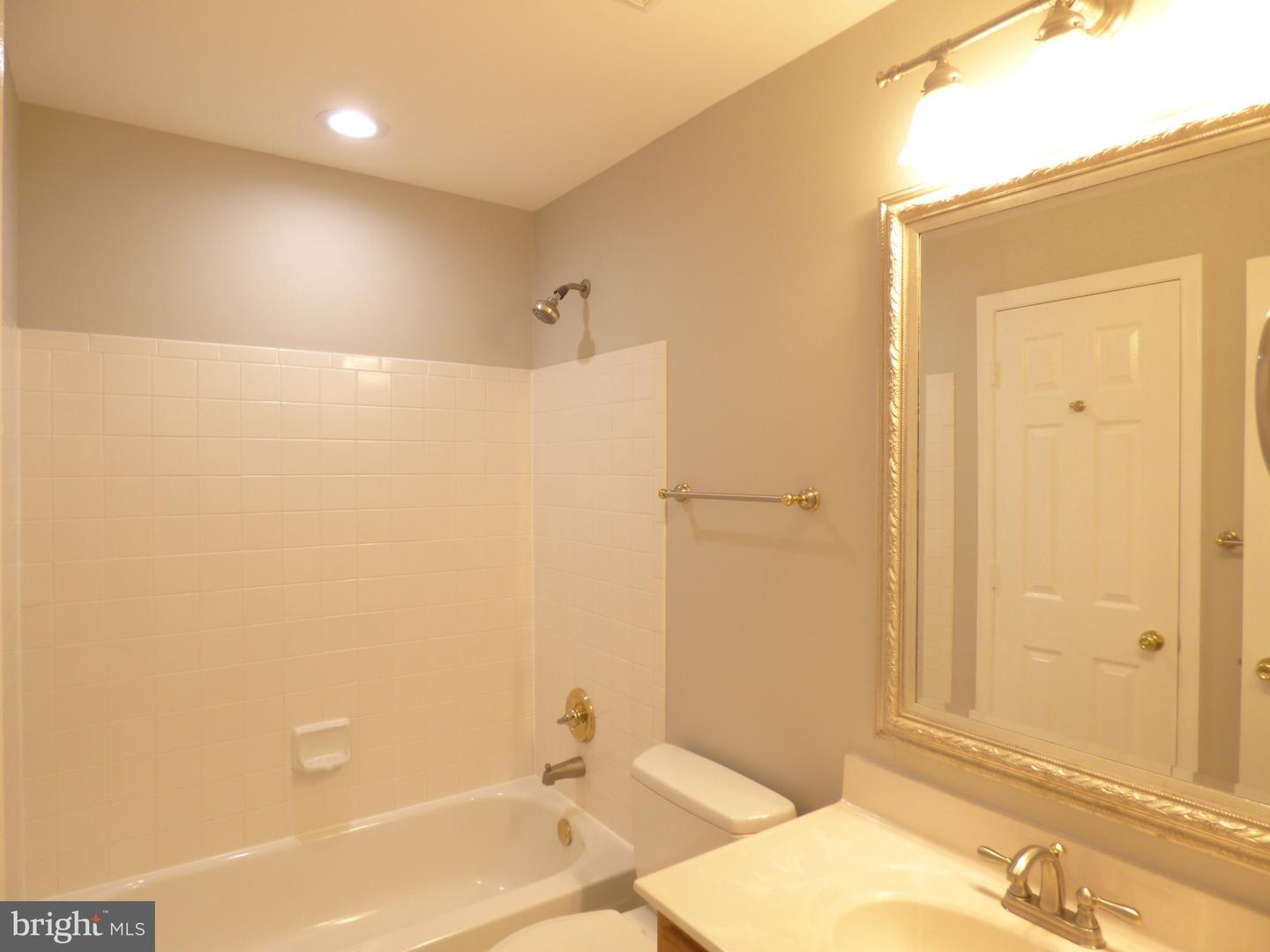 7511 ASHBY LN #E, ALEXANDRIA, Virginia 22315, 2 Bedrooms Bedrooms, ,2 BathroomsBathrooms,Residential,For sale,7511 ASHBY LN #E,VAFX2207076 MLS # VAFX2207076