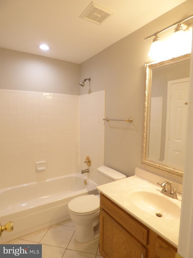 7511 ASHBY LN #E, ALEXANDRIA, Virginia 22315, 2 Bedrooms Bedrooms, ,2 BathroomsBathrooms,Residential,For sale,7511 ASHBY LN #E,VAFX2207076 MLS # VAFX2207076