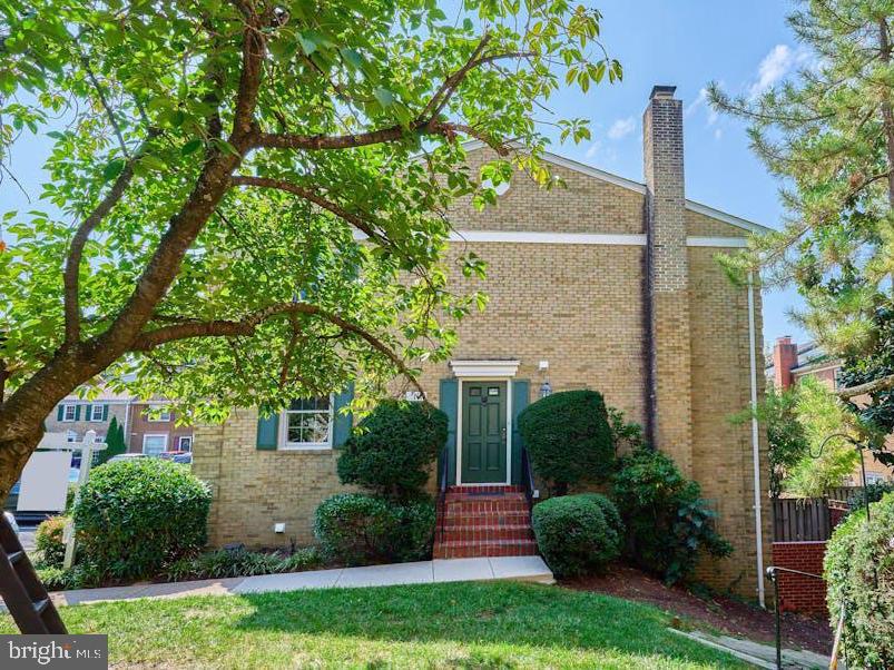 2670 CENTENNIAL CT, ALEXANDRIA, Virginia 22311, 3 Bedrooms Bedrooms, ,3 BathroomsBathrooms,Residential,For sale,2670 CENTENNIAL CT,VAAX2036610 MLS # VAAX2036610