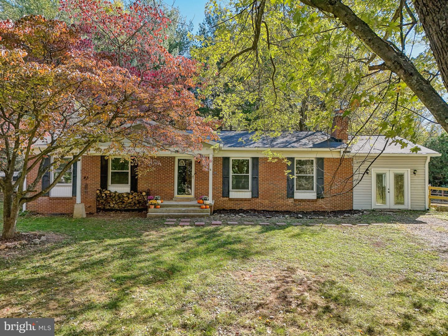 11318 RUSSELL RD, HILLSBORO, Virginia 20132, 3 Bedrooms Bedrooms, ,2 BathroomsBathrooms,Residential,For sale,11318 RUSSELL RD,VALO2081952 MLS # VALO2081952