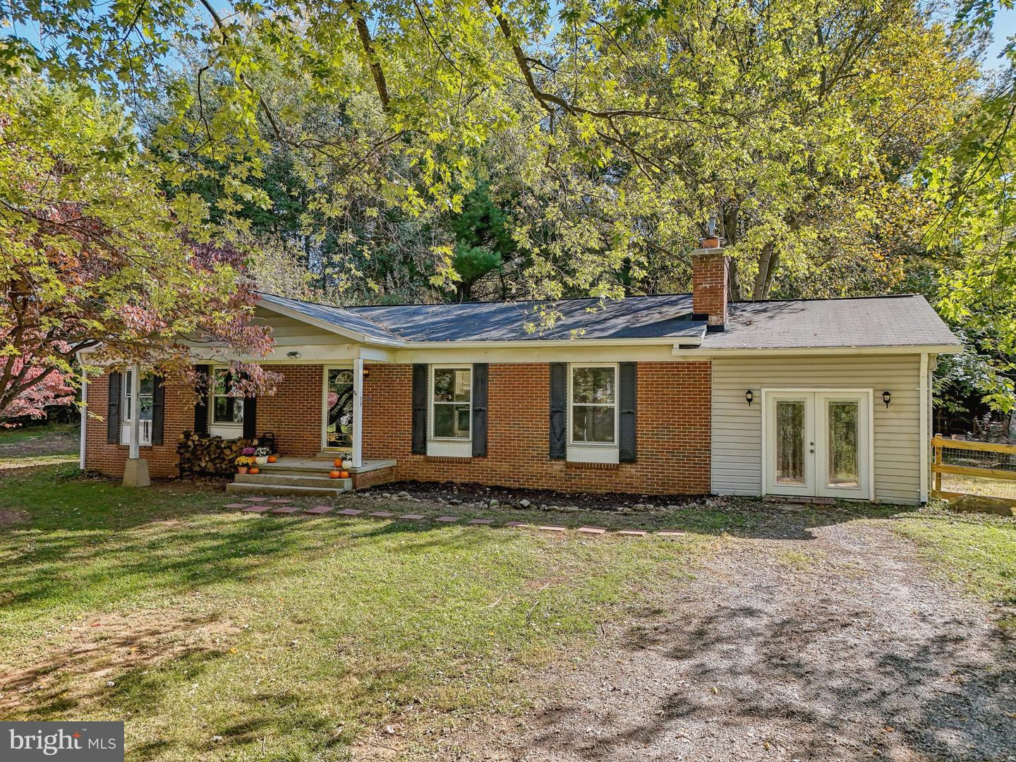 11318 RUSSELL RD, HILLSBORO, Virginia 20132, 3 Bedrooms Bedrooms, ,2 BathroomsBathrooms,Residential,For sale,11318 RUSSELL RD,VALO2081952 MLS # VALO2081952