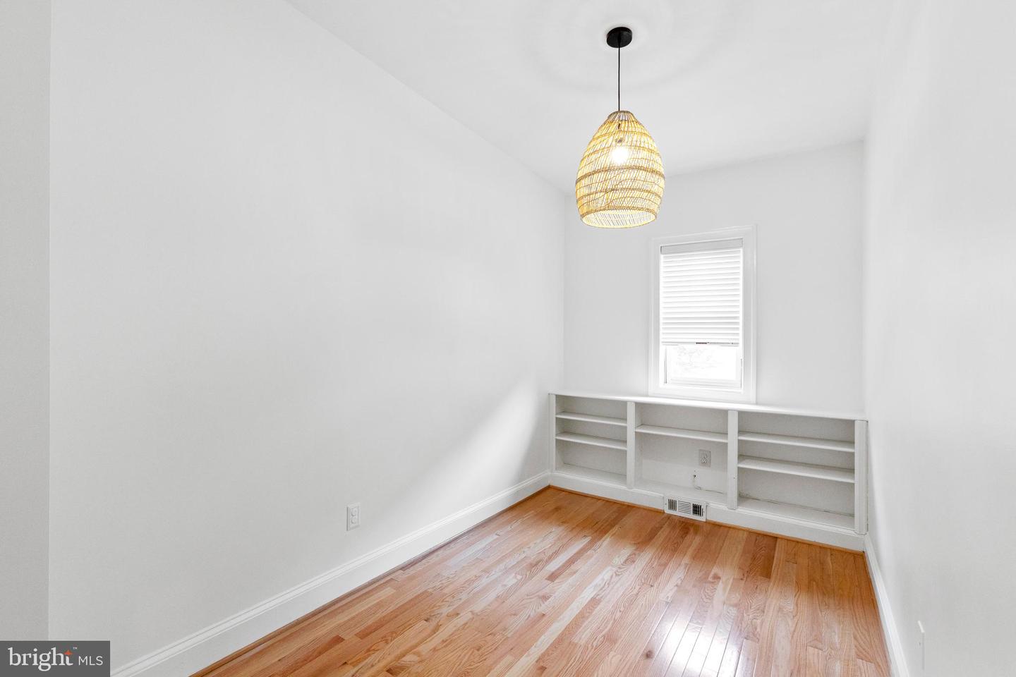 431 4TH ST NE, WASHINGTON, District Of Columbia 20002, 4 Bedrooms Bedrooms, ,3 BathroomsBathrooms,Residential,For sale,431 4TH ST NE,DCDC2163318 MLS # DCDC2163318