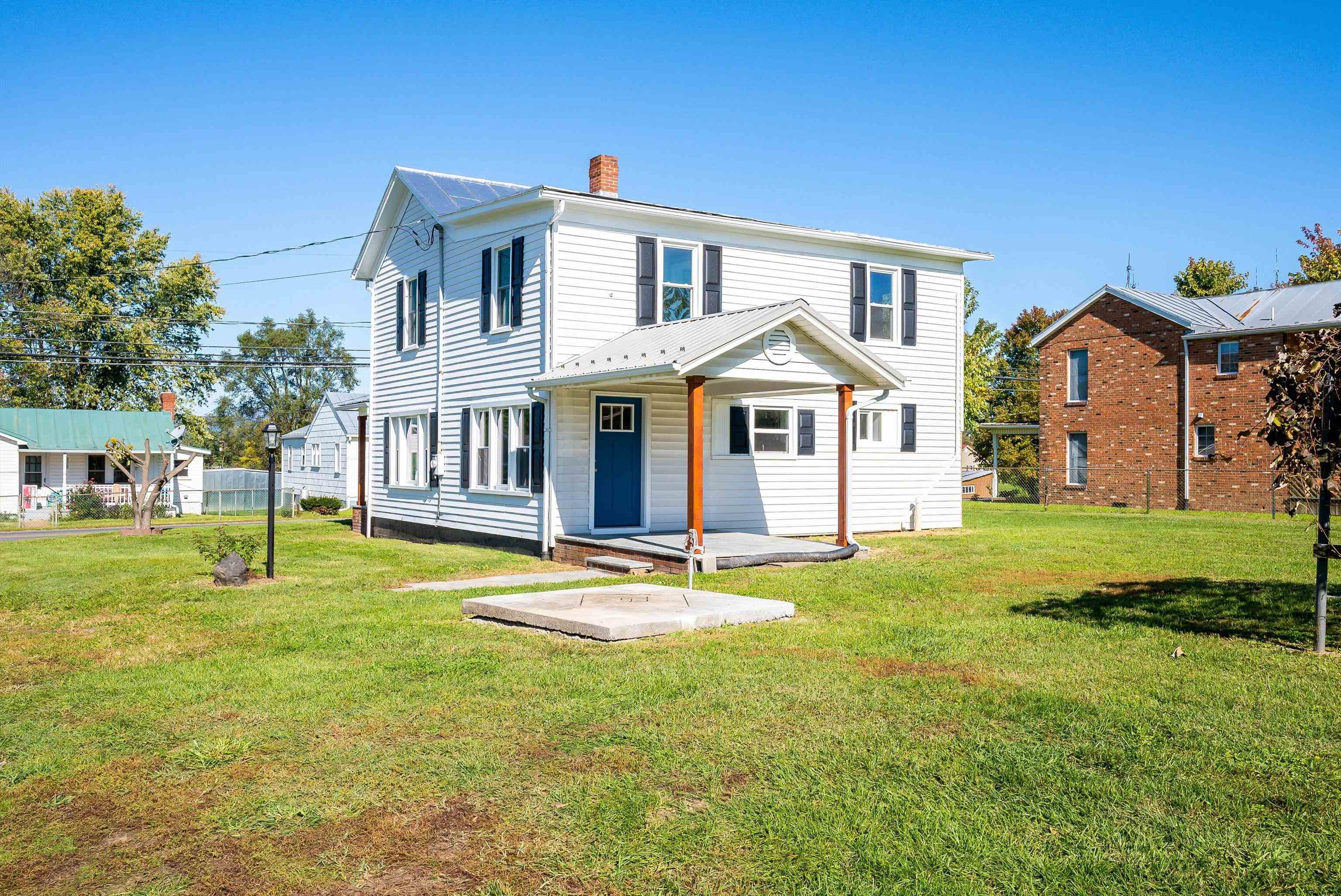 333 HONEYVILLE AVE, STANLEY, Virginia 22851, 3 Bedrooms Bedrooms, ,2 BathroomsBathrooms,Residential,333 HONEYVILLE AVE,658072 MLS # 658072